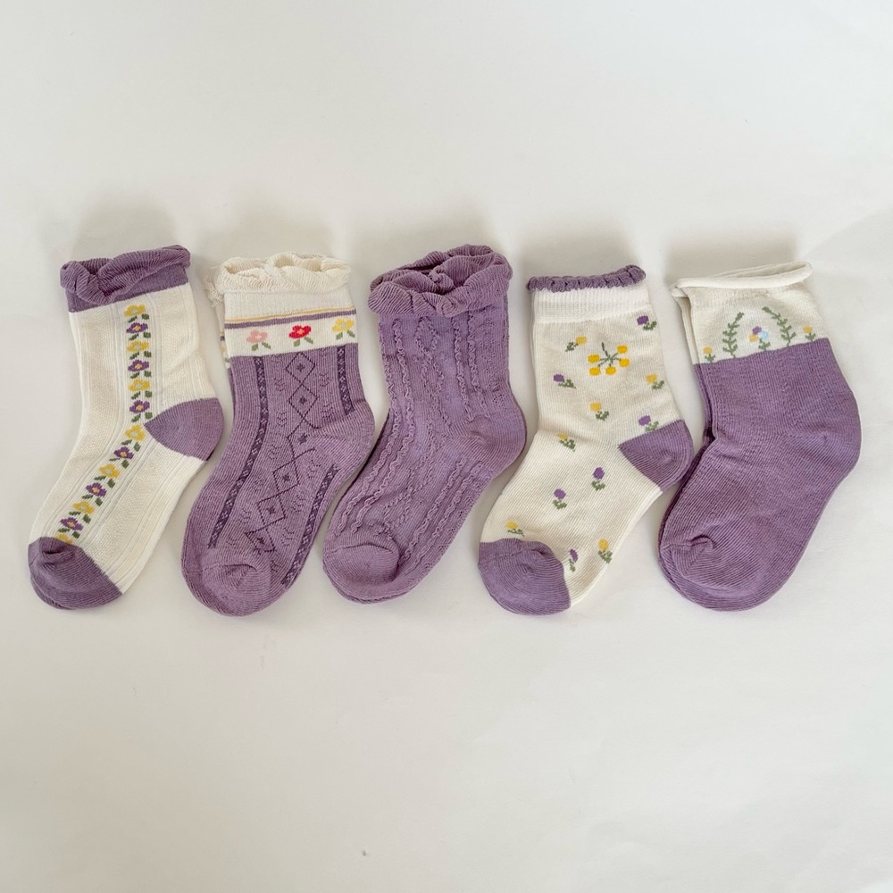 Girls Purple Crew Socks Floral Pattern NWOT Size (3-5) Years